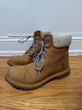 Timberland Women’s Jayne Teddy Down Waterproof Boots – Size 9